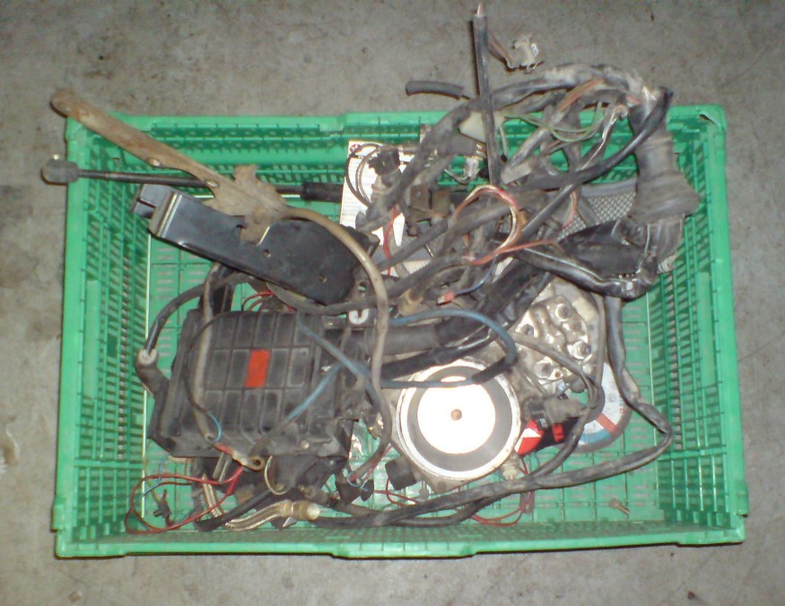 Motorkabelbaum+Teile.JPG