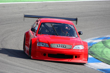 V_8_Star_Front_Mittelgross.jpg